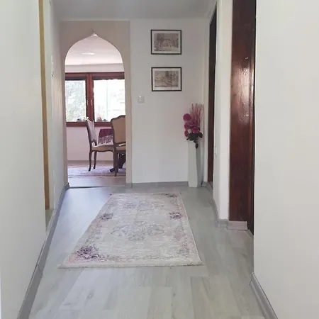 Seher Kuca * 사라예보